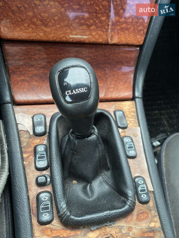 Седан Mercedes-Benz E-Class 1996 в Тростянці