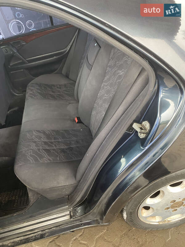 Седан Mercedes-Benz E-Class 1996 в Тростянці