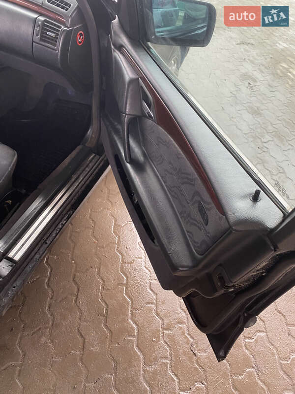 Седан Mercedes-Benz E-Class 1996 в Тростянці