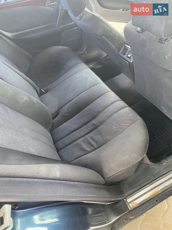 Седан Mercedes-Benz E-Class 1996 в Тростянці
