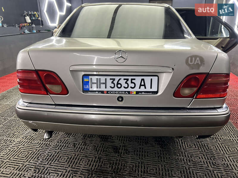 Седан Mercedes-Benz E-Class 1996 в Одессе