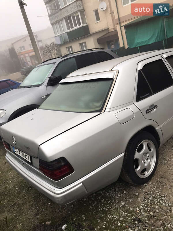 Седан Mercedes-Benz E-Class 1993 в Каменец-Подольском