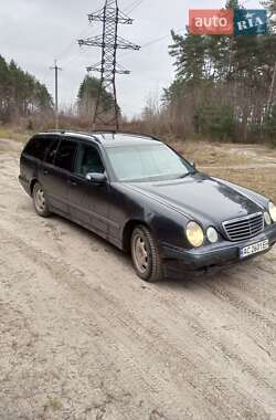 Універсал Mercedes-Benz E-Class 2001 в Цумані