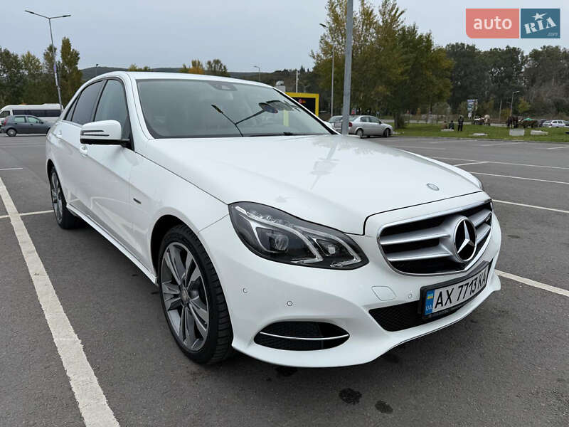 Седан Mercedes-Benz E-Class 2015 в Києві