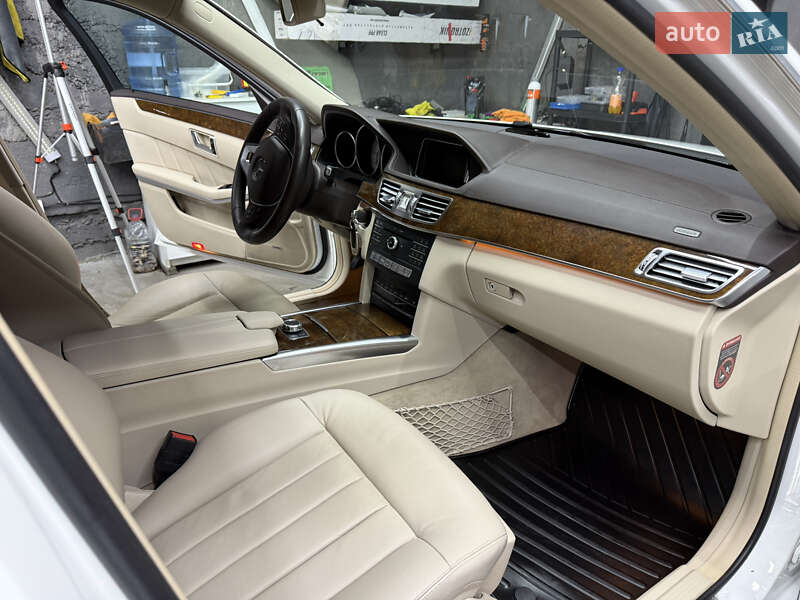 Седан Mercedes-Benz E-Class 2015 в Києві