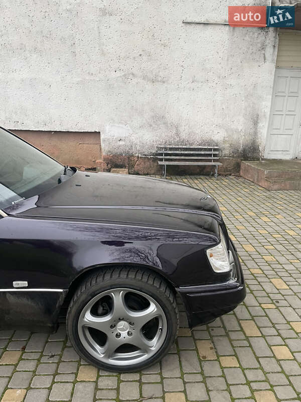 Седан Mercedes-Benz E-Class 1993 в Сарате