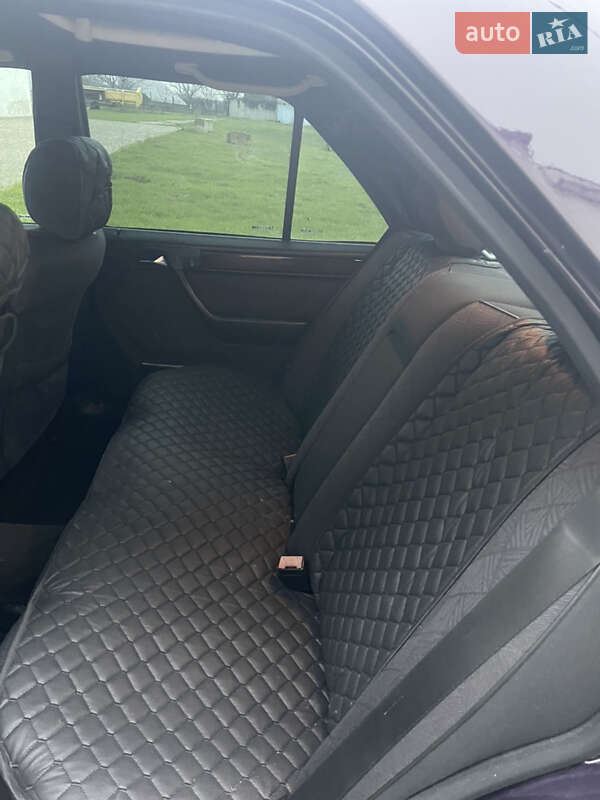 Седан Mercedes-Benz E-Class 1993 в Сарате