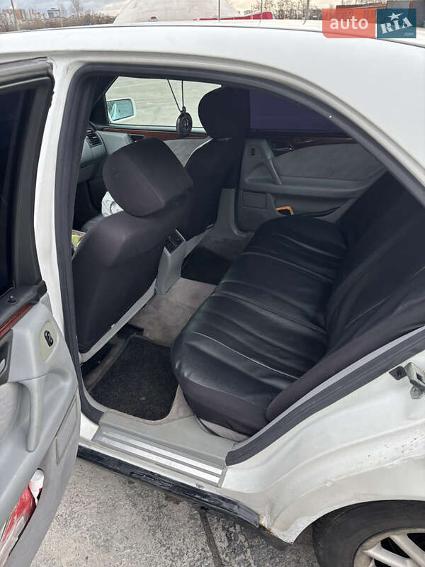 Седан Mercedes-Benz E-Class 1998 в Києві