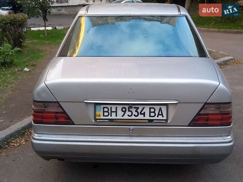 Седан Mercedes-Benz E-Class 1993 в Одесі