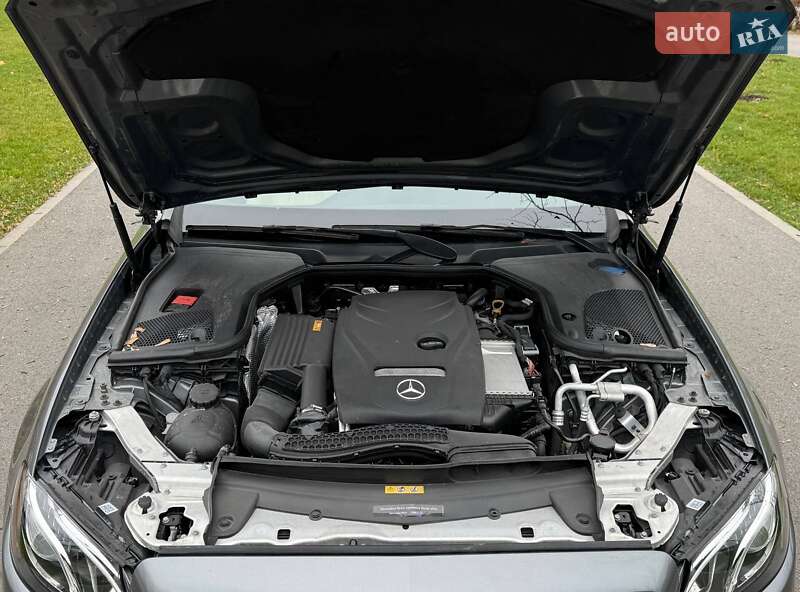 Седан Mercedes-Benz E-Class 2018 в Днепре