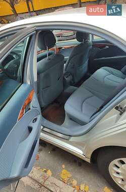 Седан Mercedes-Benz E-Class 2003 в Киеве