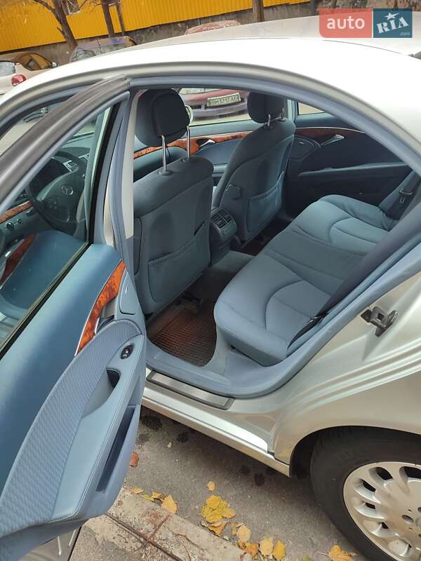 Седан Mercedes-Benz E-Class 2003 в Києві