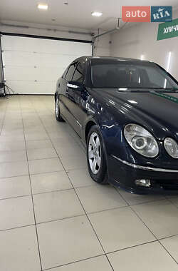 Седан Mercedes-Benz E-Class 2003 в Черновцах
