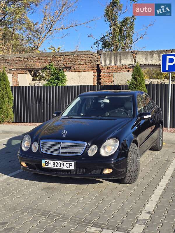 Седан Mercedes-Benz E-Class 2005 в Миколаєві