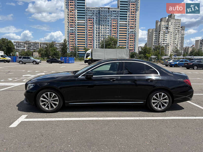 Седан Mercedes-Benz E-Class 2016 в Києві