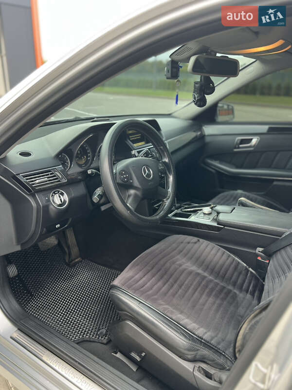 Седан Mercedes-Benz E-Class 2012 в Вінниці
