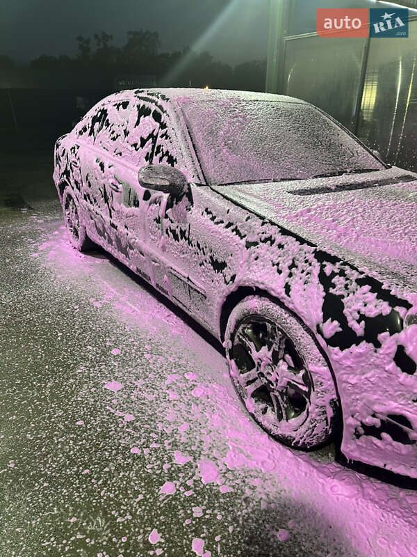 Седан Mercedes-Benz E-Class 2002 в Запоріжжі