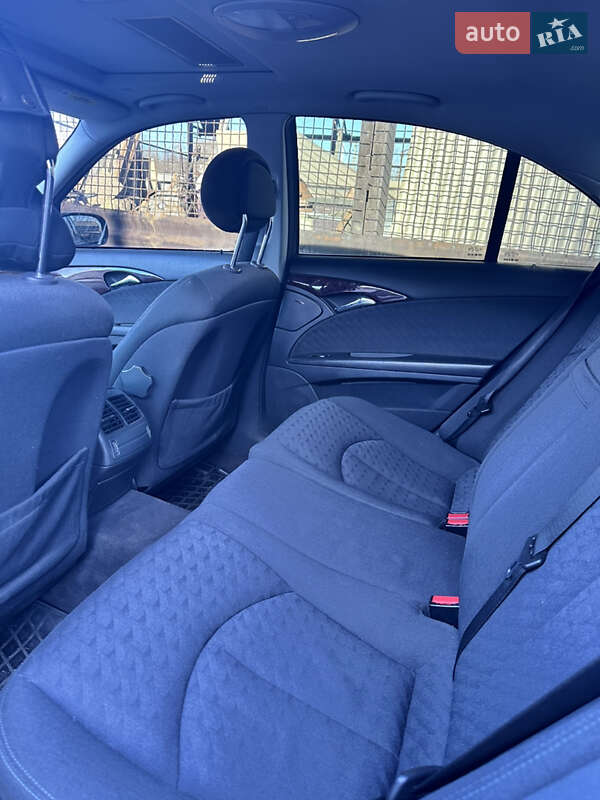Седан Mercedes-Benz E-Class 2002 в Запоріжжі