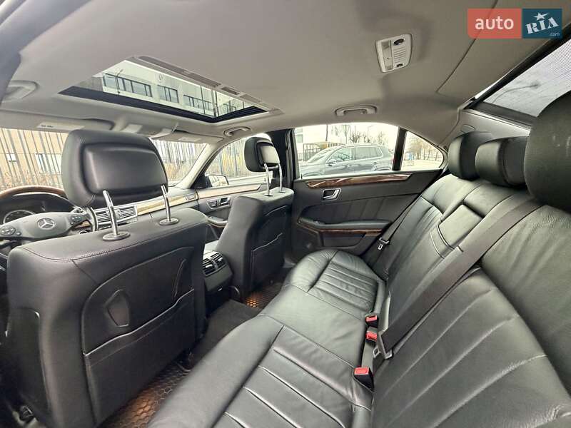 Седан Mercedes-Benz E-Class 2010 в Києві