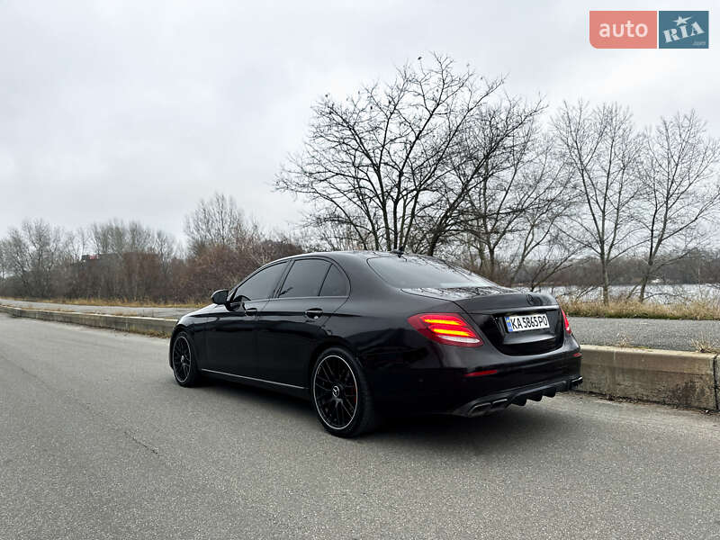 Седан Mercedes-Benz E-Class 2016 в Києві