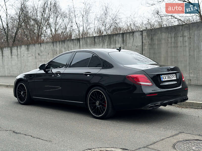 Седан Mercedes-Benz E-Class 2016 в Києві