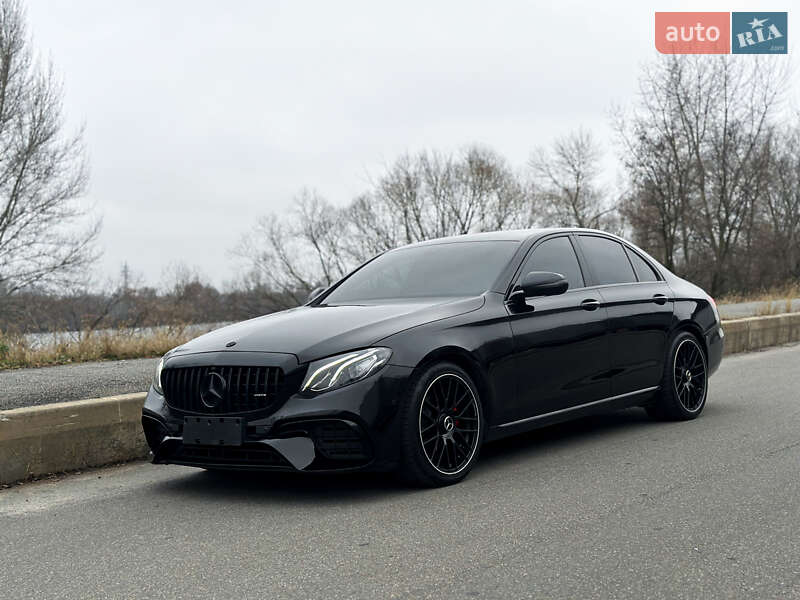Седан Mercedes-Benz E-Class 2016 в Києві