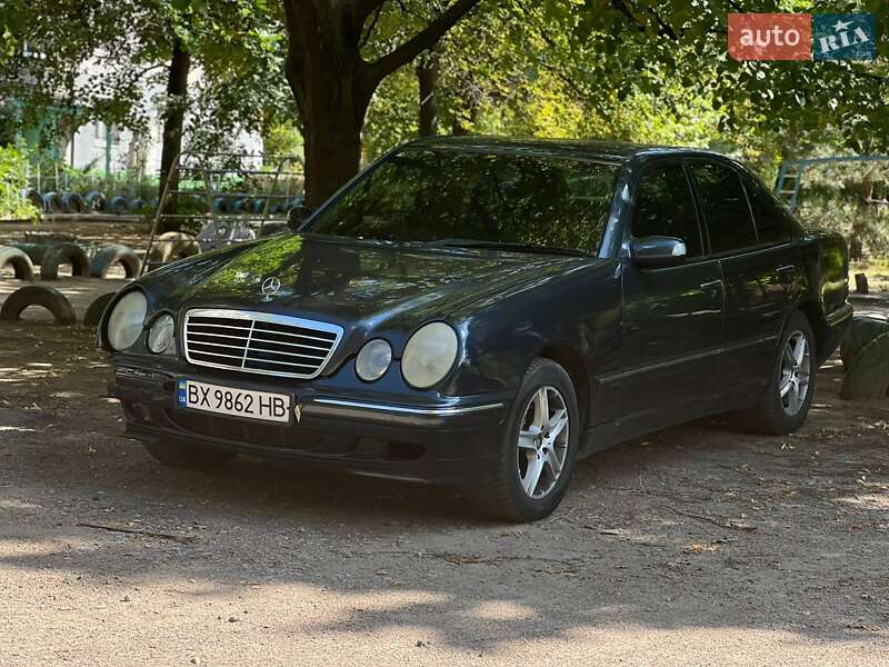Седан Mercedes-Benz E-Class 2000 в Запорожье фото 3 Седан Mercedes-Benz E-Class 2000 в Запорожье