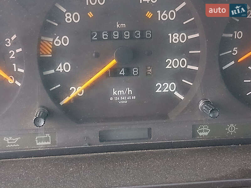 Седан Mercedes-Benz E-Class 1994 в Іспасі фото 8 Седан Mercedes-Benz E-Class 1994 в Іспасі