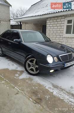 Седан Mercedes-Benz E-Class 2000 в Бершади