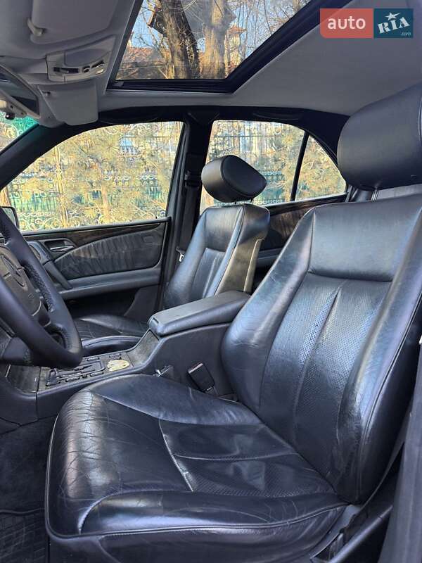 Седан Mercedes-Benz E-Class 1997 в Запорожье