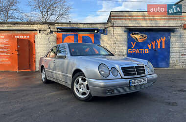 Седан Mercedes-Benz E-Class 1998 в Дніпрі