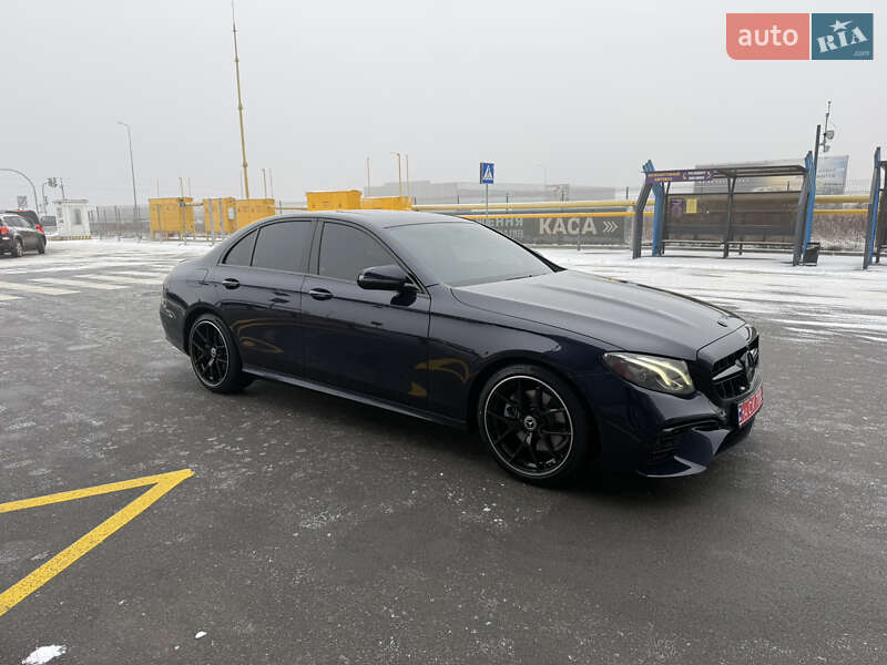 Седан Mercedes-Benz E-Class 2017 в Львові