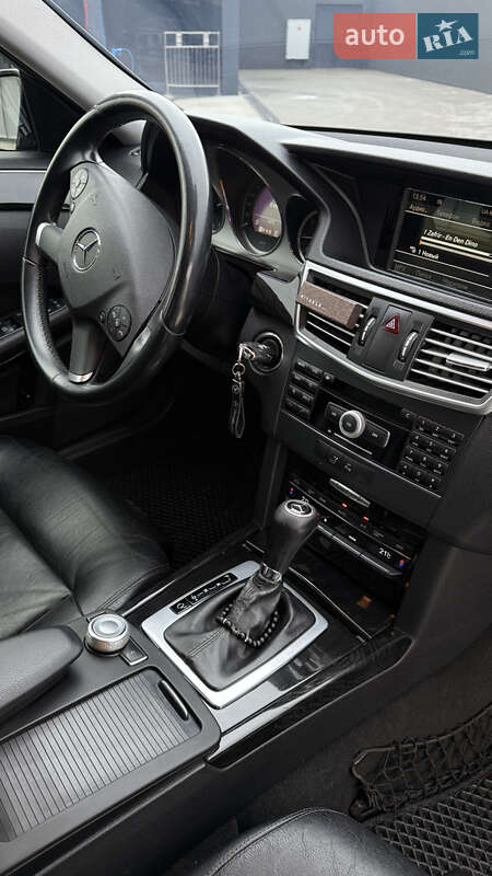 Седан Mercedes-Benz E-Class 2011 в Хусті