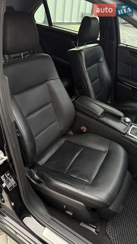 Седан Mercedes-Benz E-Class 2011 в Хусті