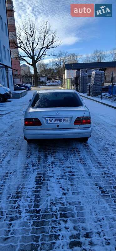 Седан Mercedes-Benz E-Class 1996 в Бориславе