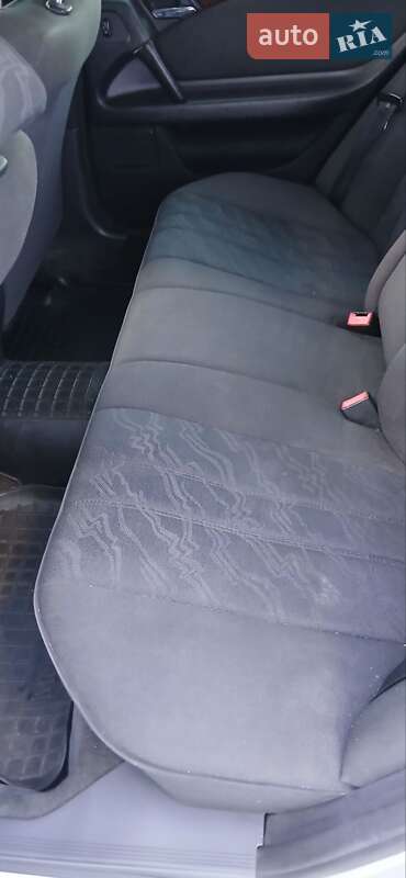 Седан Mercedes-Benz E-Class 1996 в Бориславе