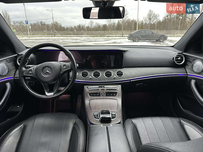 Седан Mercedes-Benz E-Class 2016 в Києві