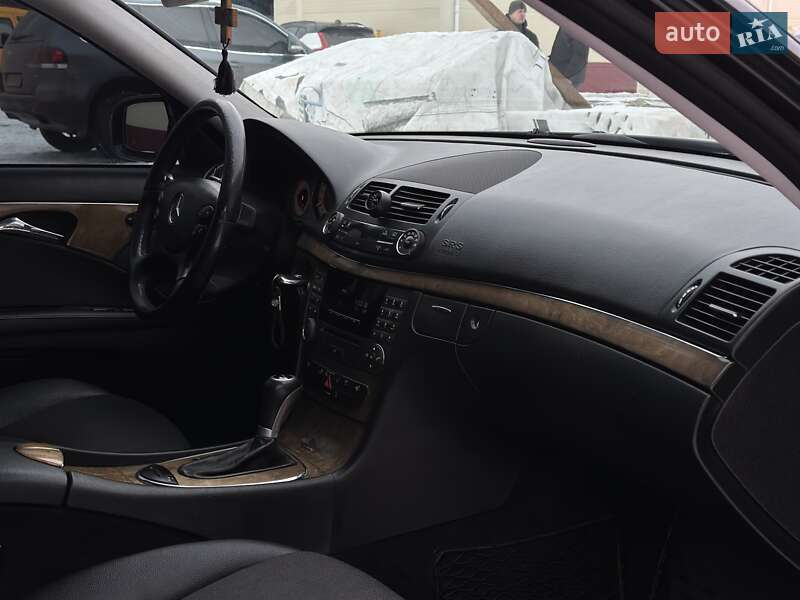 Седан Mercedes-Benz E-Class 2007 в Охтирці