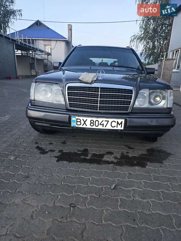 Mercedes-Benz E-Class 1995 Mercedes-Benz E-Class 1995