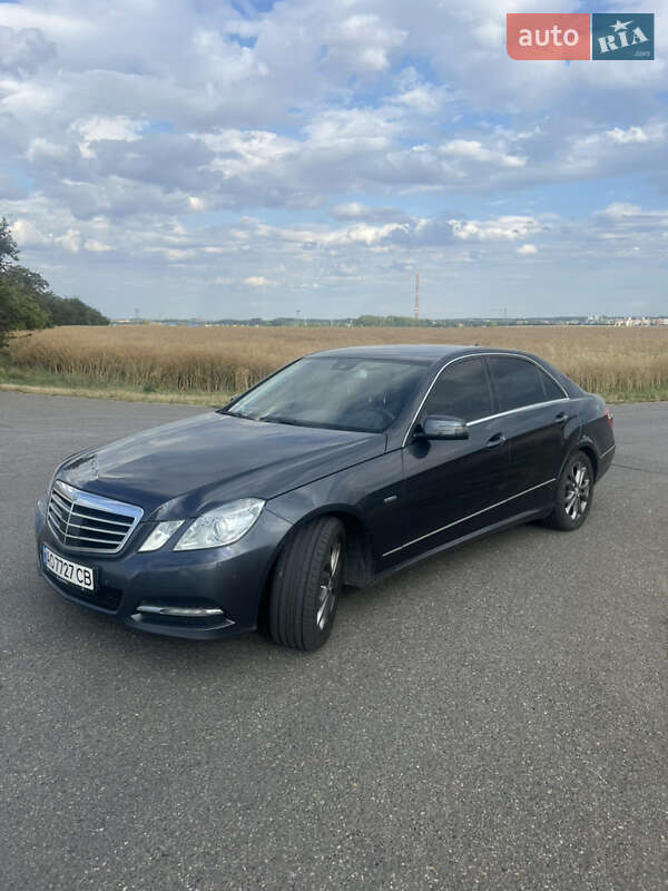 Mercedes-Benz E-Class 2010