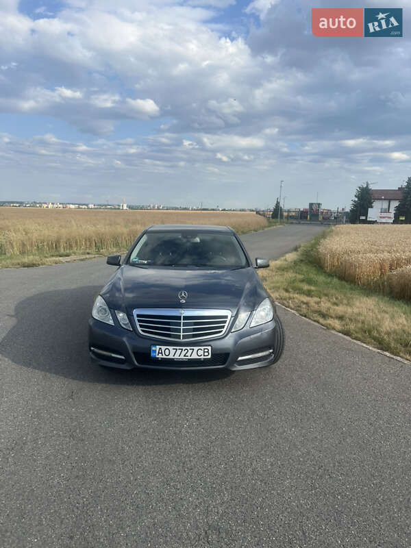 Седан Mercedes-Benz E-Class 2010 в Ужгороді