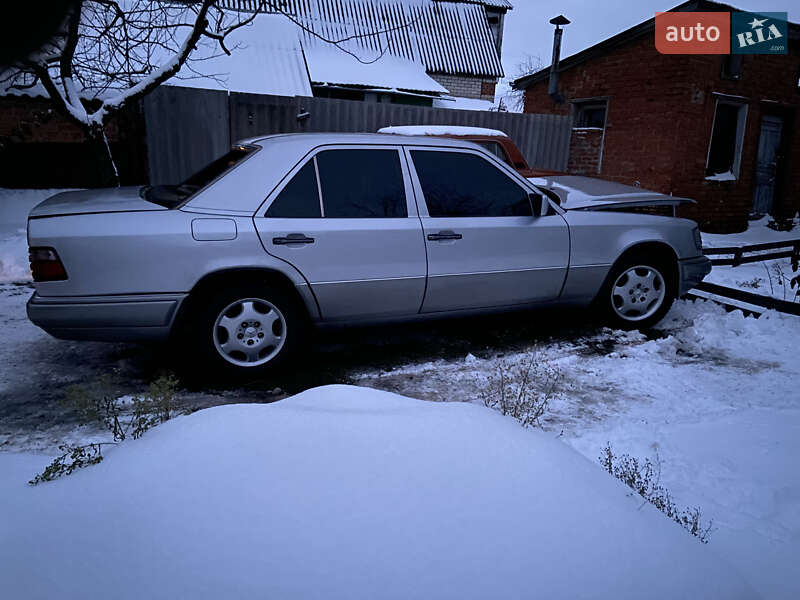 Mercedes-Benz E-Class 1995