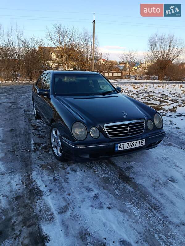 Седан Mercedes-Benz E-Class 2001 в Коломые