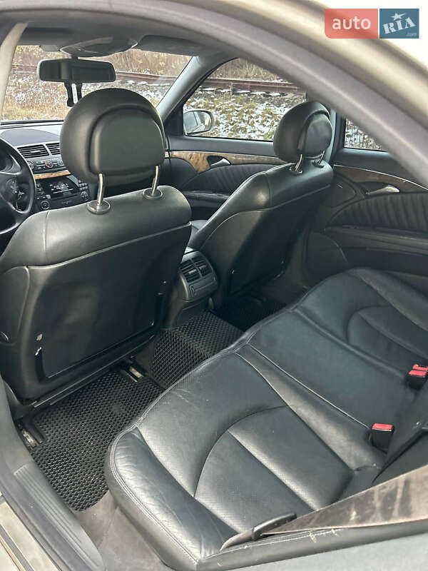 Седан Mercedes-Benz E-Class 2004 в Коломые фото 30 Седан Mercedes-Benz E-Class 2004 в Коломые