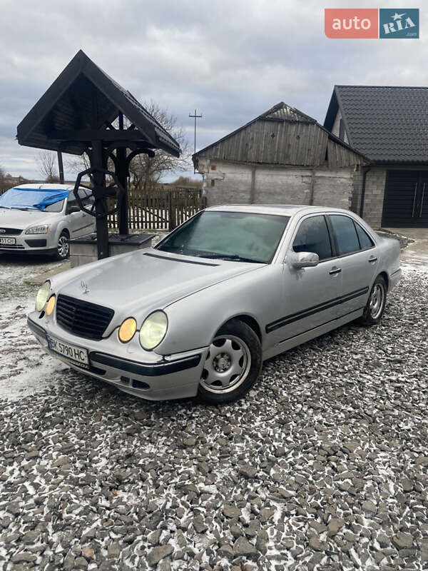 Mercedes-Benz E-Class 1998 Mercedes-Benz E-Class 1998
