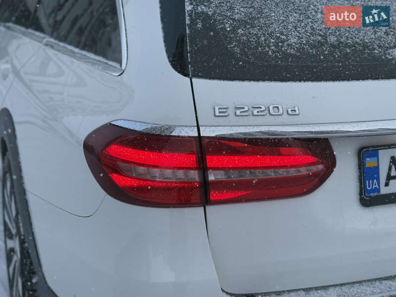 Універсал Mercedes-Benz E-Class 2017 в Івано-Франківську