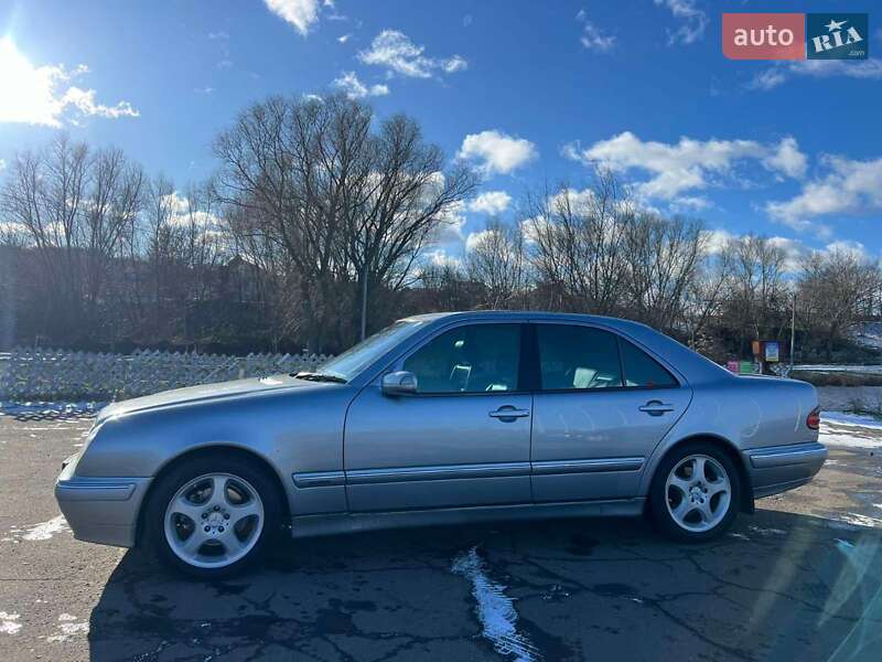Седан Mercedes-Benz E-Class 2001 в Балте