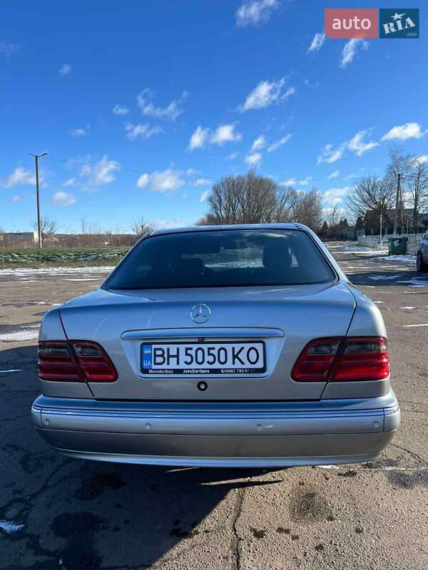 Седан Mercedes-Benz E-Class 2001 в Балте