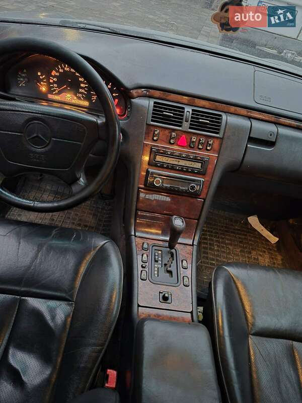 Універсал Mercedes-Benz E-Class 1998 в Рівному