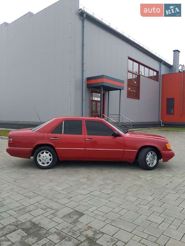 Седан Mercedes-Benz E-Class 1995 в Рівному фото 11 Седан Mercedes-Benz E-Class 1995 в Рівному